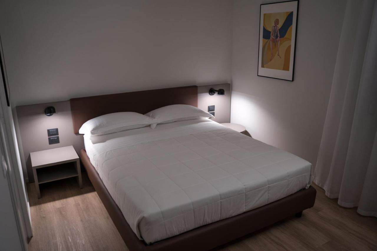 Palazzo Bellocchi - Suites & Apartments บรินดิซิ ภายนอก รูปภาพ