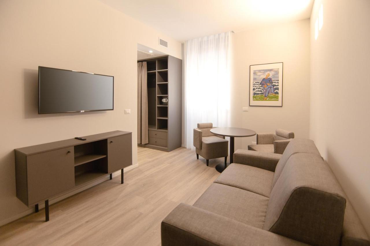 Palazzo Bellocchi - Suites & Apartments บรินดิซิ ภายนอก รูปภาพ