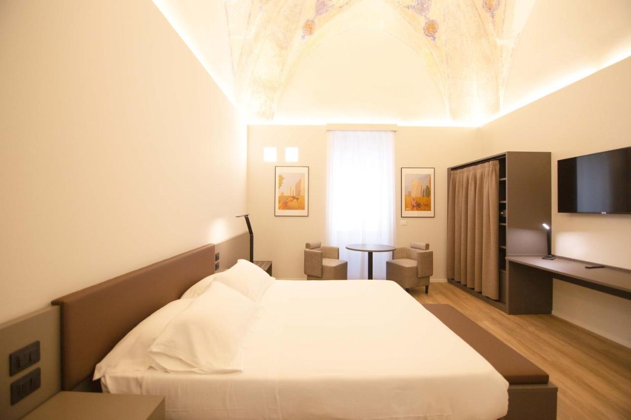Palazzo Bellocchi - Suites & Apartments บรินดิซิ ภายนอก รูปภาพ