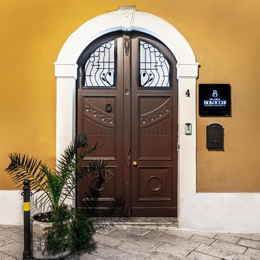 Palazzo Bellocchi - Suites & Apartments บรินดิซิ ภายนอก รูปภาพ
